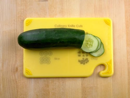 San Jamar Saf-T-Grip Plastic Cutting Board with Safety Hook, 6" x 9" x 0.375", Yellow