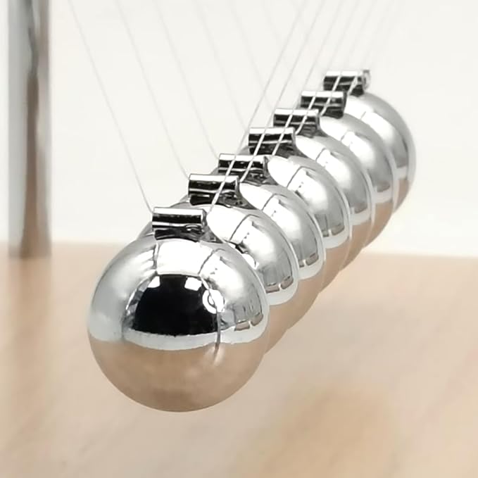 QLKUNLA Newtons Cradle Balance Balls Science Physics Gadget Desktop Decoration Kinetic Motion Toy for Home and Office (Beech,7 Balls)