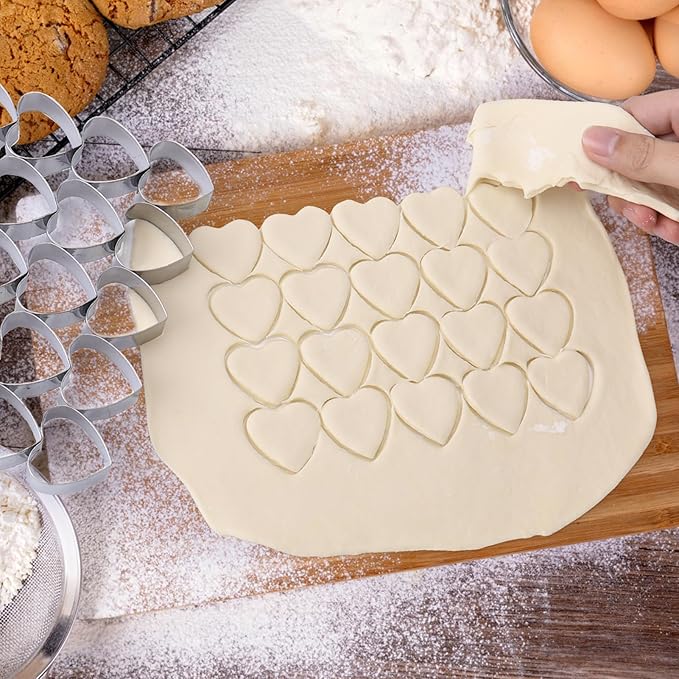 AIERSA Mini Heart Cookie Cutter, 20 Cavity 1.3 Inch Small Tiny Heart Shaped