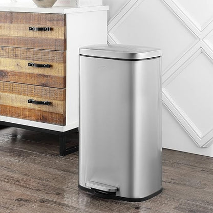 happimess HPM1011A Curtis 8-Gallon Step-Open Trash Can